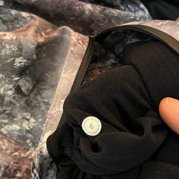 Lululemon waterproof Here to Move jacket - Picture 3 of 4